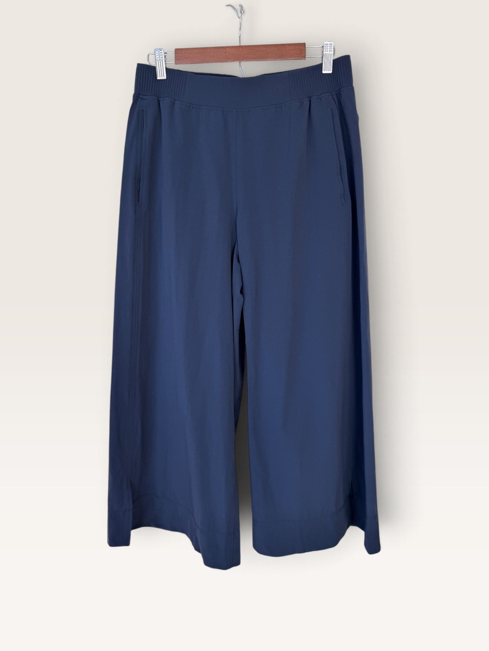 Lululemon Stretch Woven Wide-Leg High-Rise Cropped Pant True Navy size L